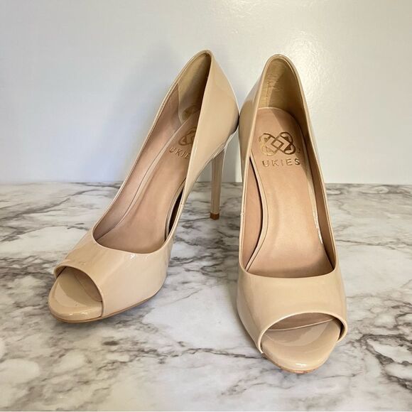 Ukies Tan Patent Leather Heels- Open Toed- Size 7 - Picture 1 of 6